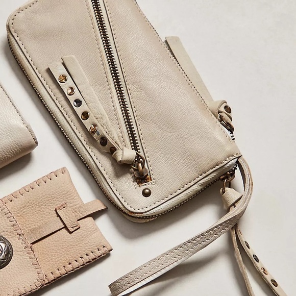 New🌟Free People-Distressed Wallet: Cream - Picture 2 of 6